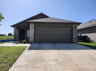 10605 Red Thistle Dr, Oklahoma City, OK 73114