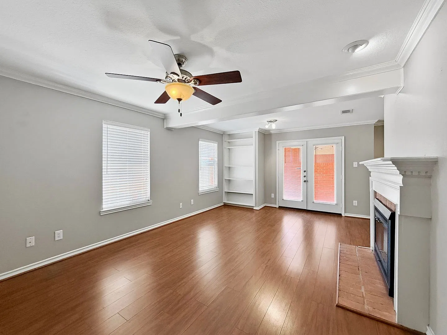Enfield Elegance - 2408 - 1Bd / 1Ba - Gated - Covered Parking - W/D - Huge Patio - $1900 — Photo 2
