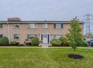 135 Old Lyme Dr APT 4, Amherst, NY 14221