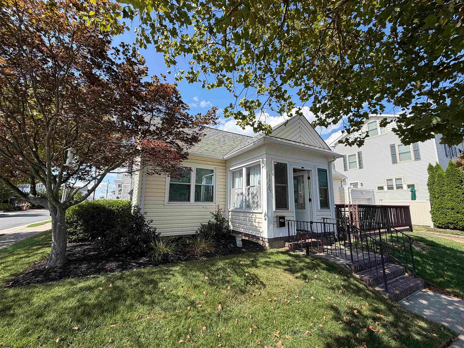 3 bed, 1.0 bath, $3,400 — Photo 1