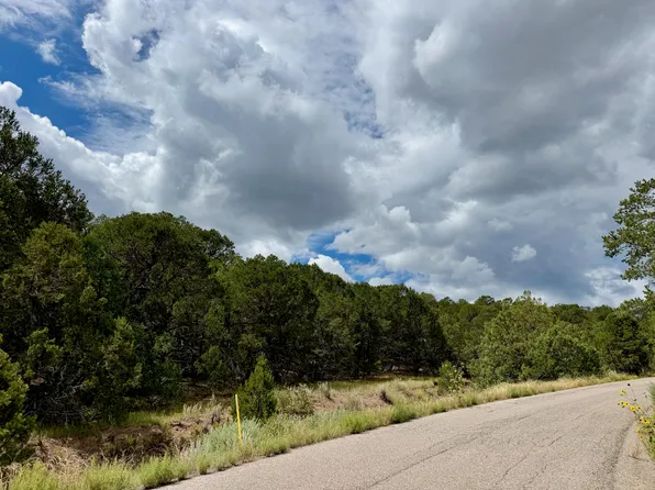 370 Sedillo Rd, Tijeras, NM 87059