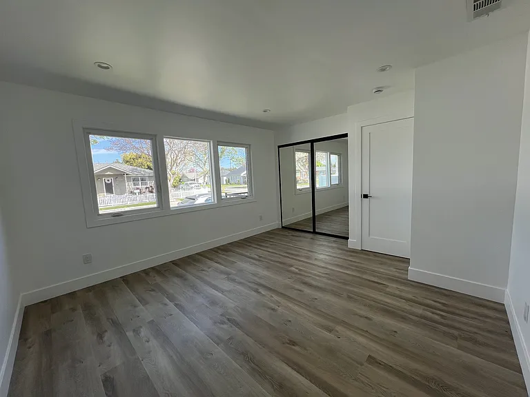 4814 Hedda St — Photo 4