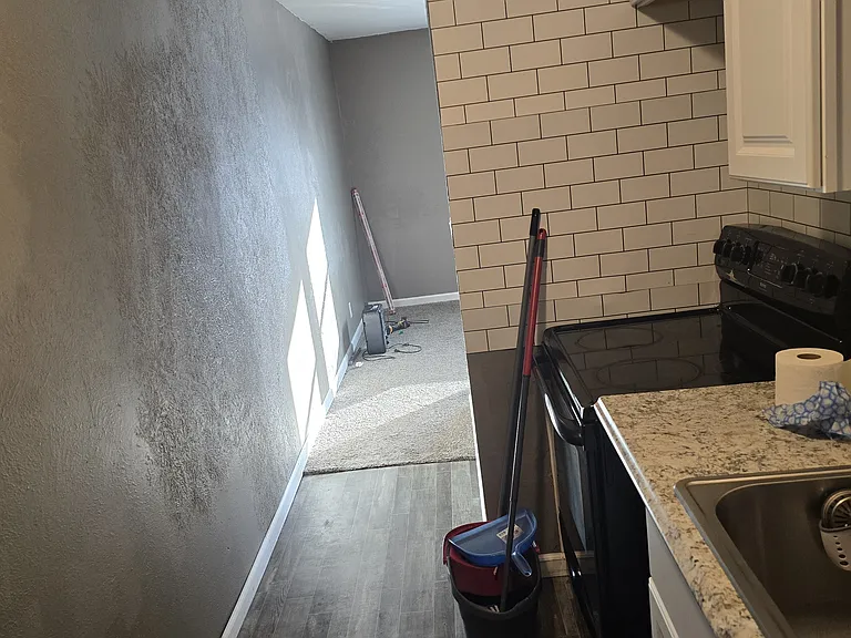 216 S Cavin St #8 — Photo 7