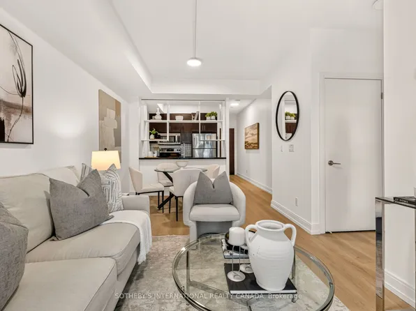 135 Village Green Sq #519, Toronto, ON M1S 0G4