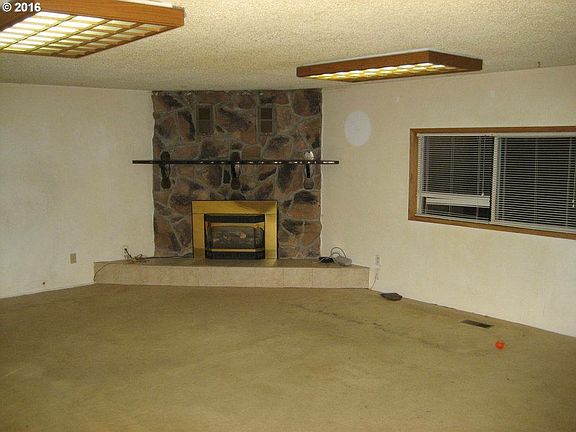 3rd image of 4810 Scenic Dr