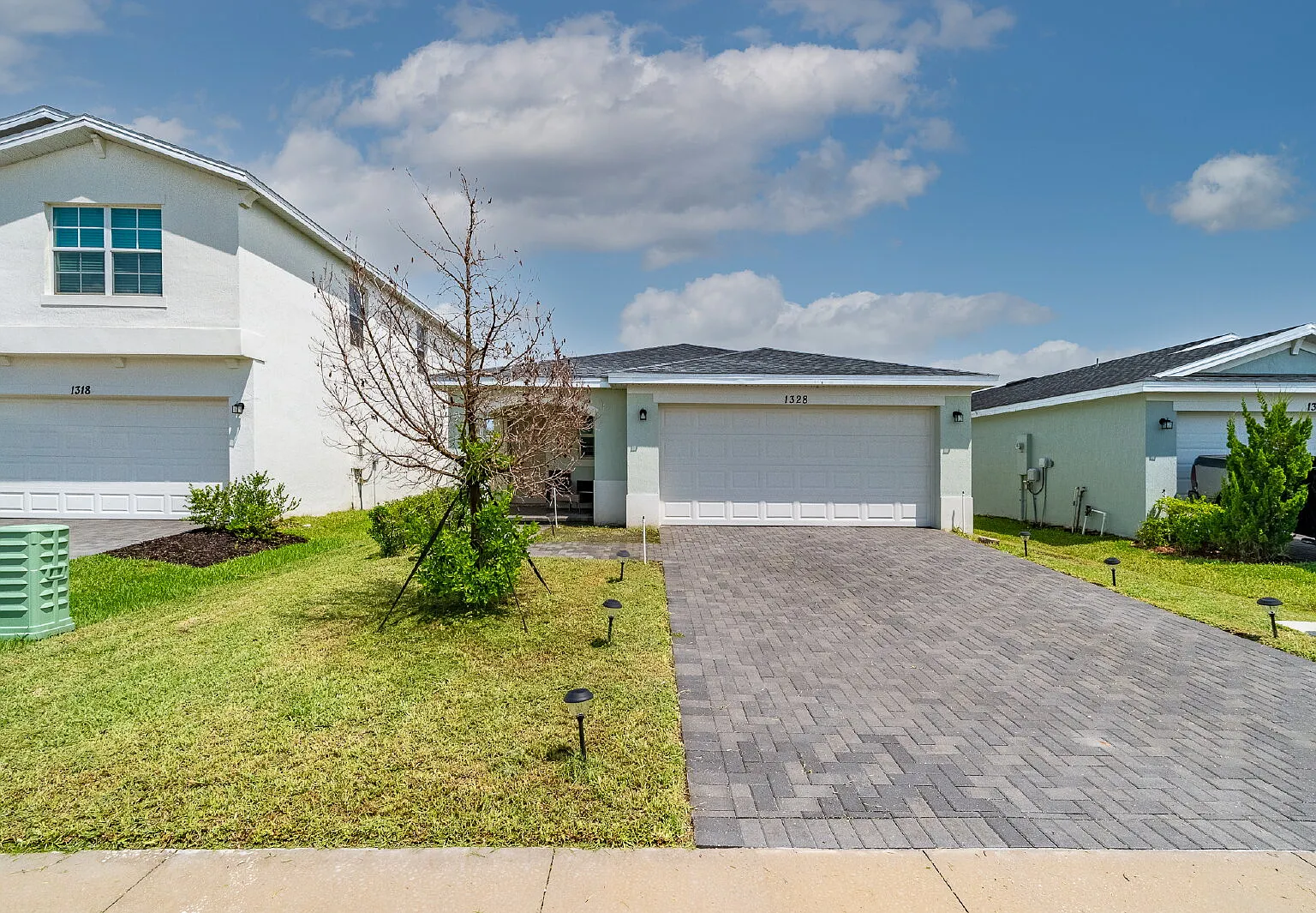 3 bed, 2.0 bath, 1451 sqft, $2,200 — Photo 1