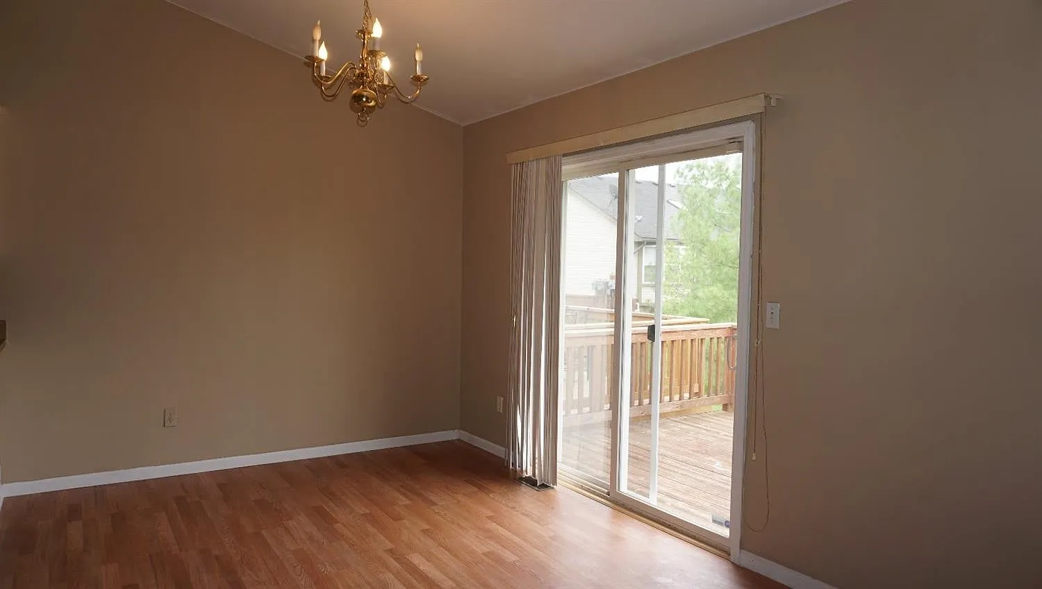 2 bed, 1181 sqft, $2,300 — Photo 3