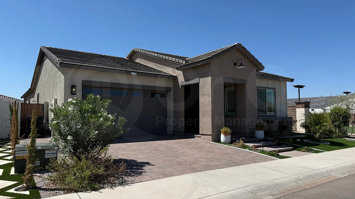 3 bed, 2.5 bath, 2407 sqft, $3,700 — Photo 1