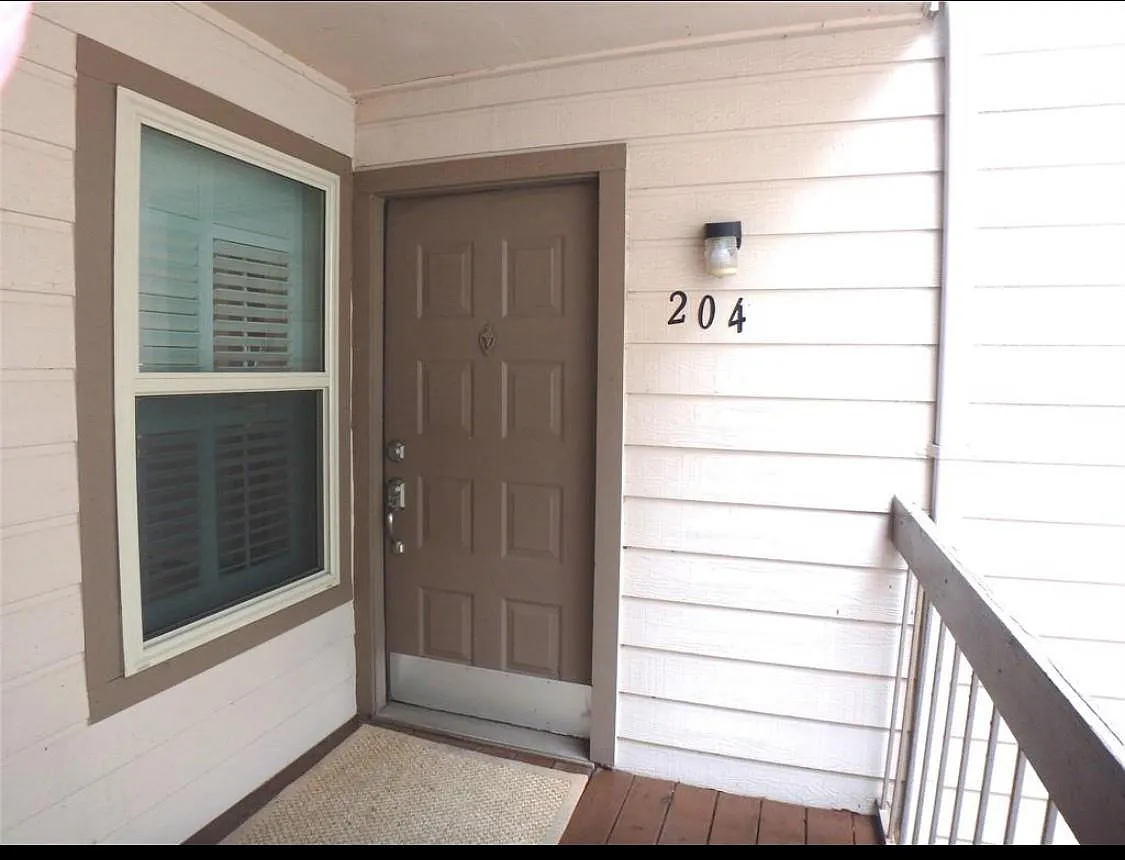 1 bed, 1.0 bath, 926 sqft, $1,100 — Photo 3