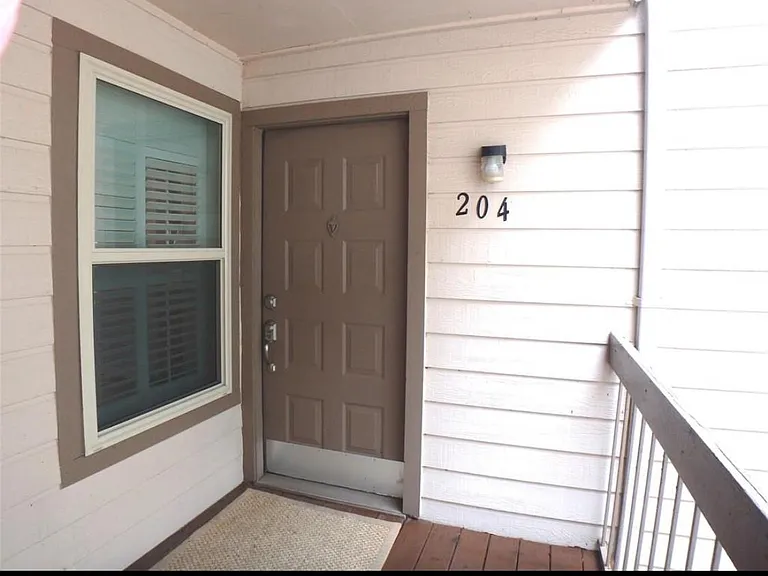 204 E Lakeview Ter — Photo 3