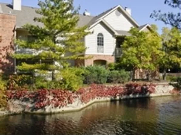 2101 S Finley Rd, Lombard, IL 60148