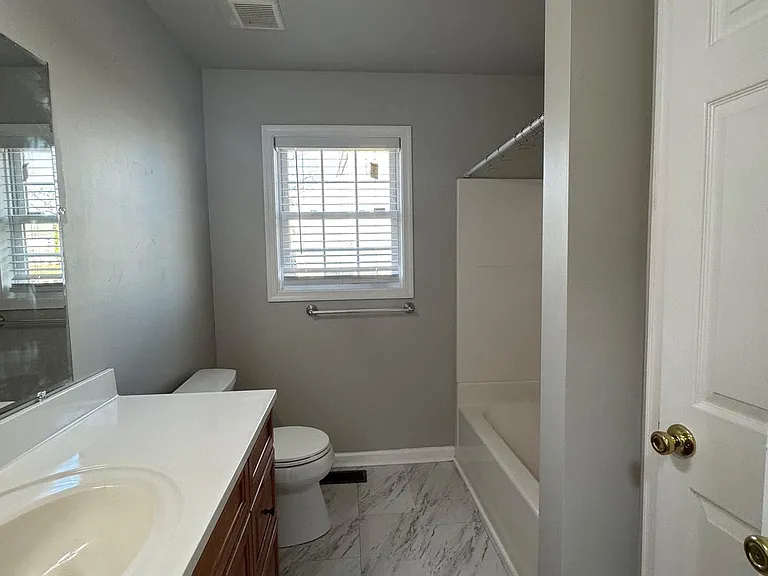 14780 Jordan Ln — Photo 24