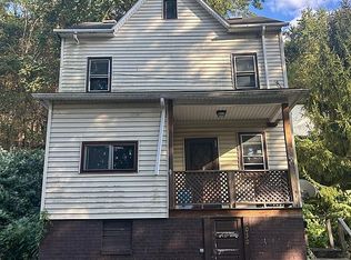 1030 Steel St, Johnstown, PA