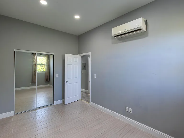 13428 87th St N #GUEST HOUSE — Photo 9