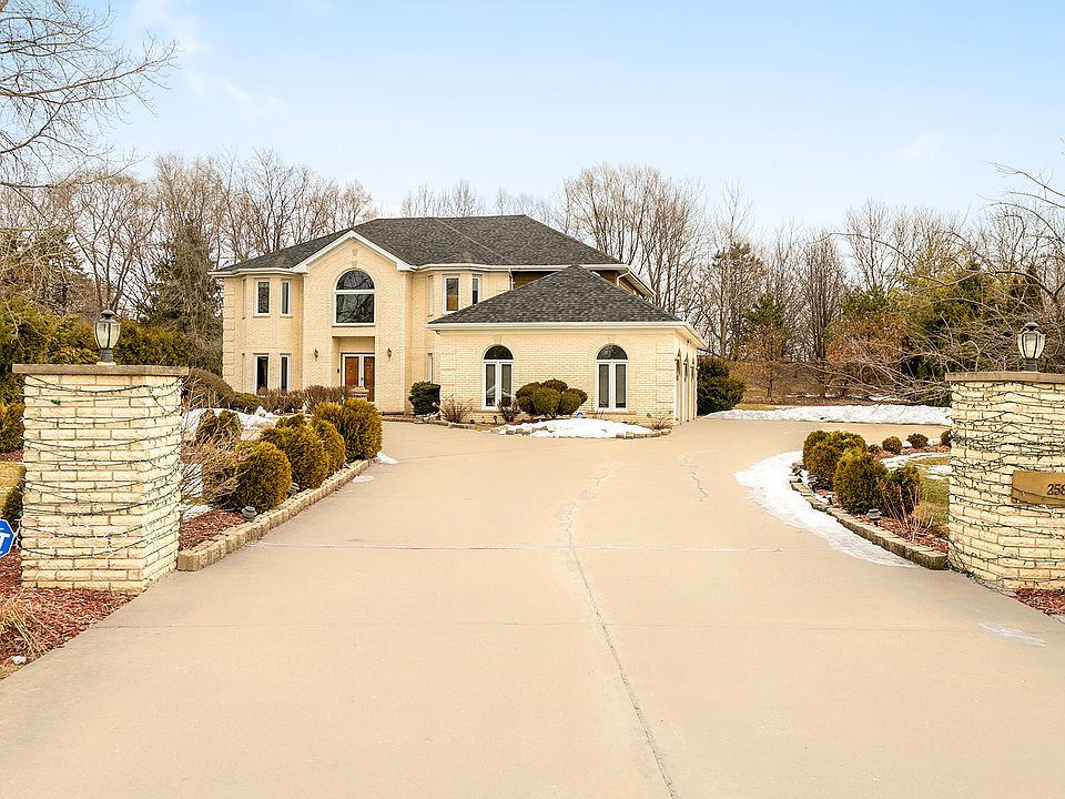 1st image of 25813 N Arrowhead Dr