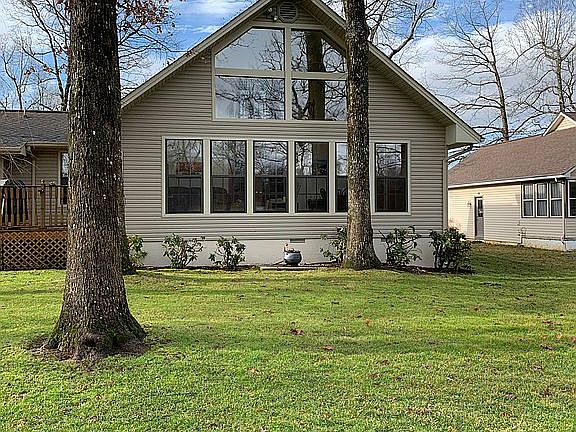 3rd image of 2000 Cravens Dr