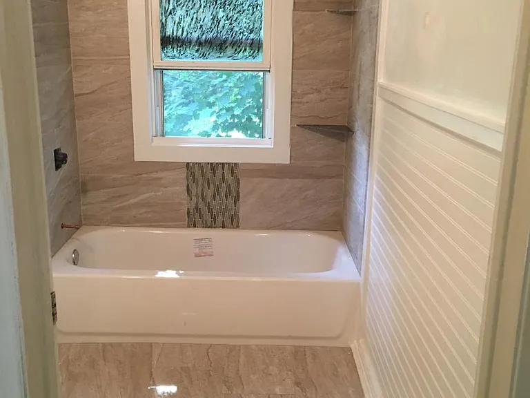 23315 Tawas Ave — Photo 2