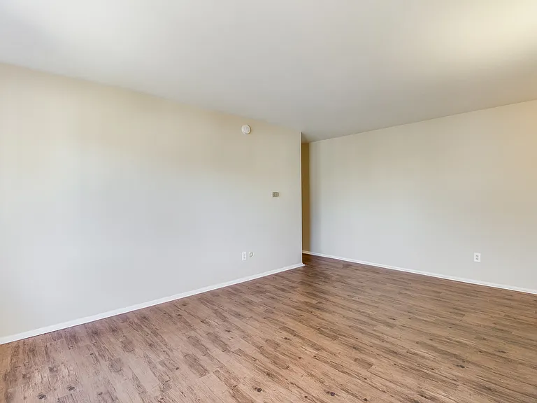 723 W Shiawassee St — Photo 8