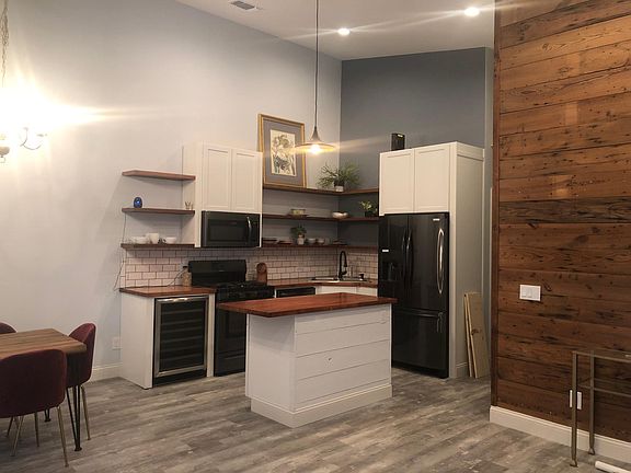 3rd image of 507 E Ashby Pl