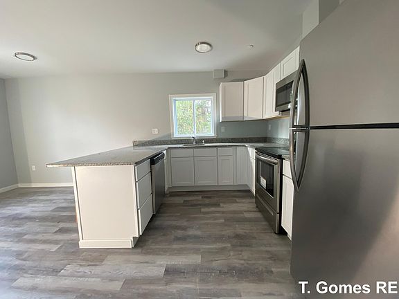 4th image of 12 Macon Ave #201