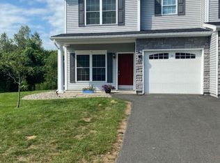 39 Reutter Dr, Selkirk, NY 12158