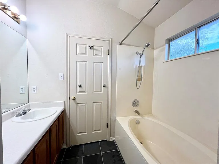 1157 Kentra Dr — Photo 13