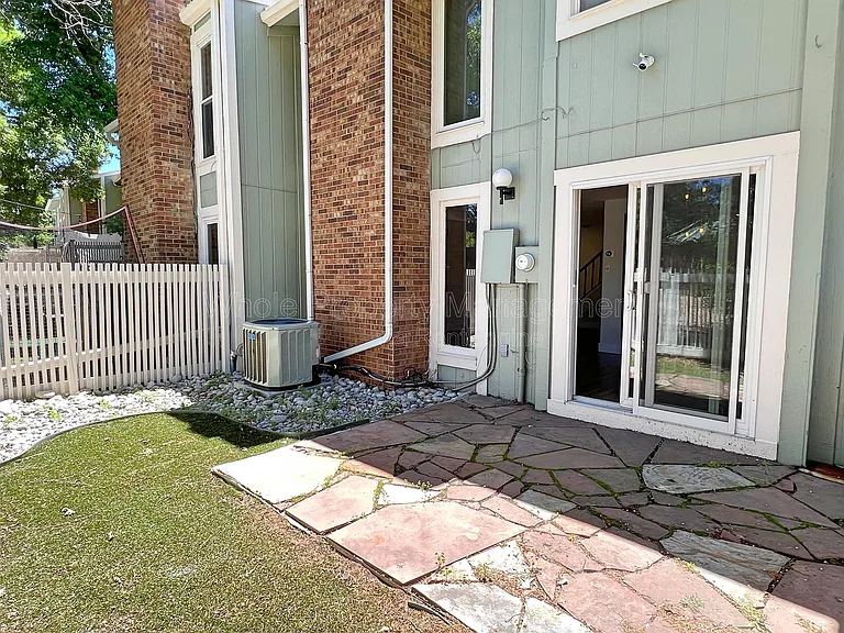 3032 S Macon Cir — Photo 17