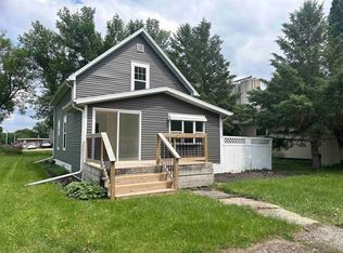 106 2nd St, Gruver, IA 51334