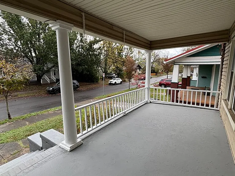 2337 E 5th Ave — Photo 3