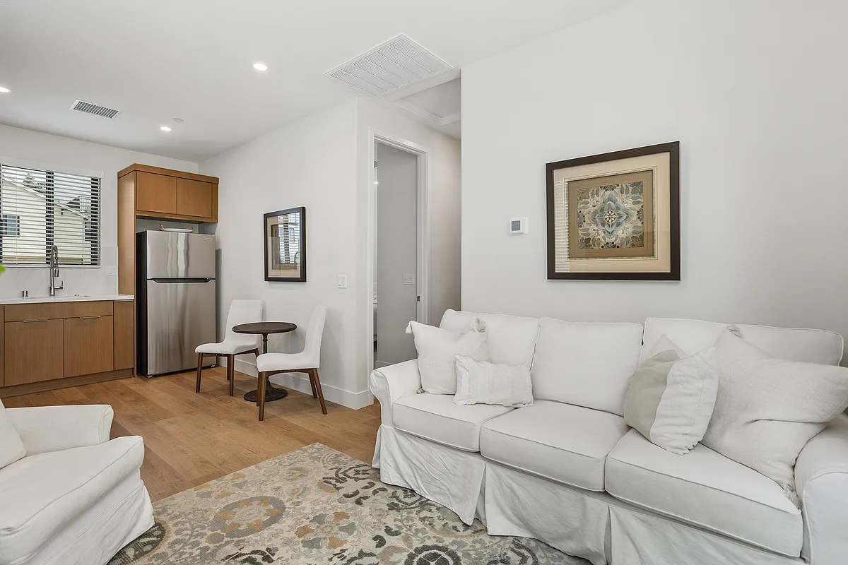 1 bed, 602 sqft, $2,795 — Photo 3
