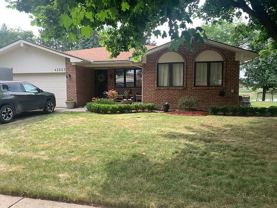 1st image of 43627 Sunnypoint Dr