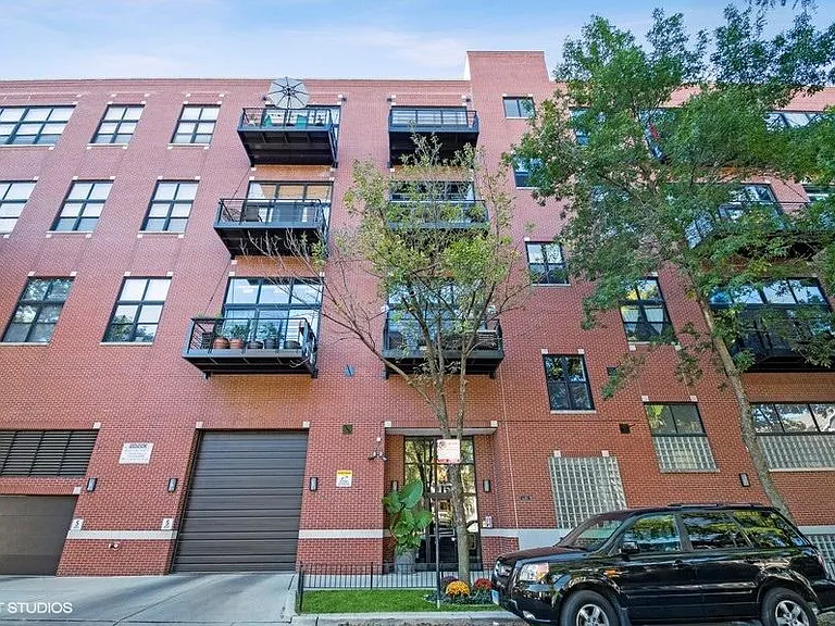1934 N Washtenaw Ave #218 — Photo 1