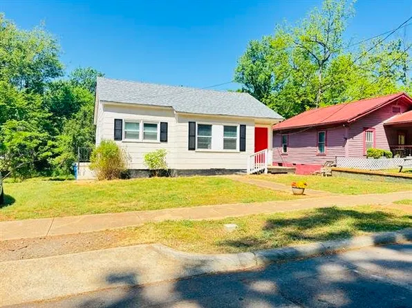 1030 Caldwell St, Statesville, NC 28677