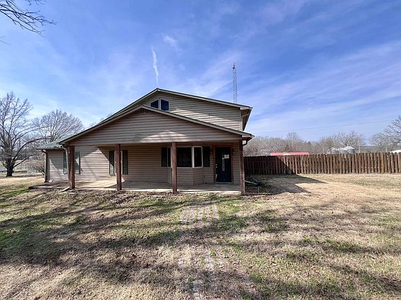 3rd image of 240 Pitts Rd