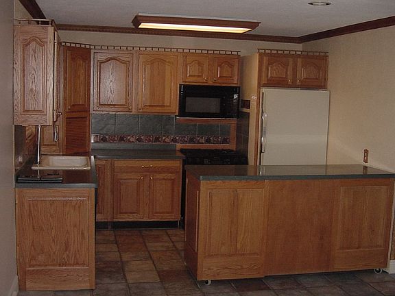 Convenient Kitchen Arrangements!