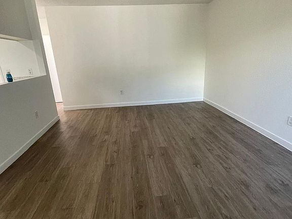 5th image of 8923 Orion Ave #26