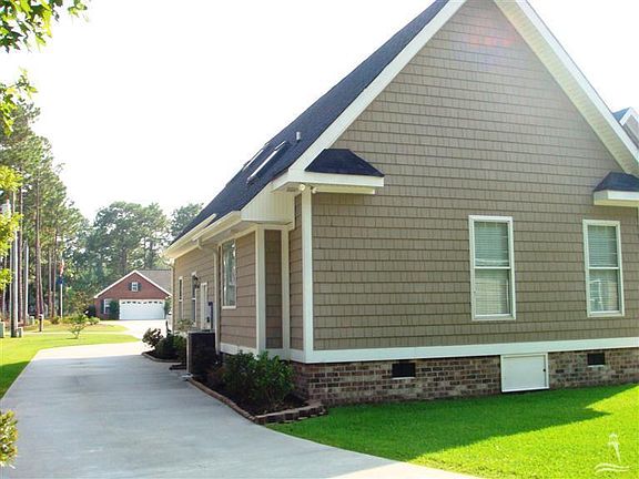 4th image of 70 SW Country Club Drive