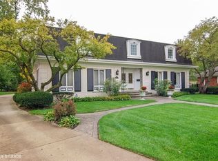 297 Gatesby Rd, Riverside, IL 60546