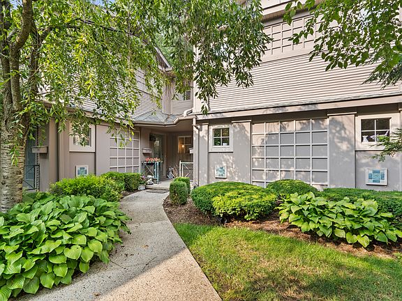 2nd image of 1057 N Old Woodward Ave