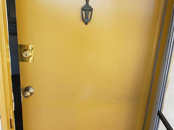 4th image of 215 S Church Ln #294