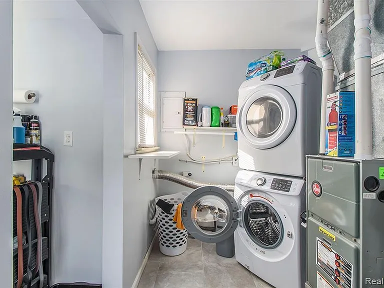 21629 Waldron St — Photo 19