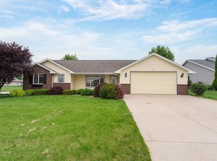 505 Field Crest Ln, Black Creek, WI 54106