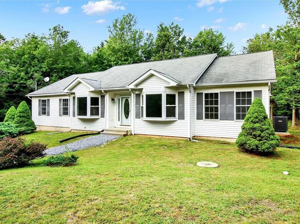 238 Minsi Trl W, Long Pond, PA 18334