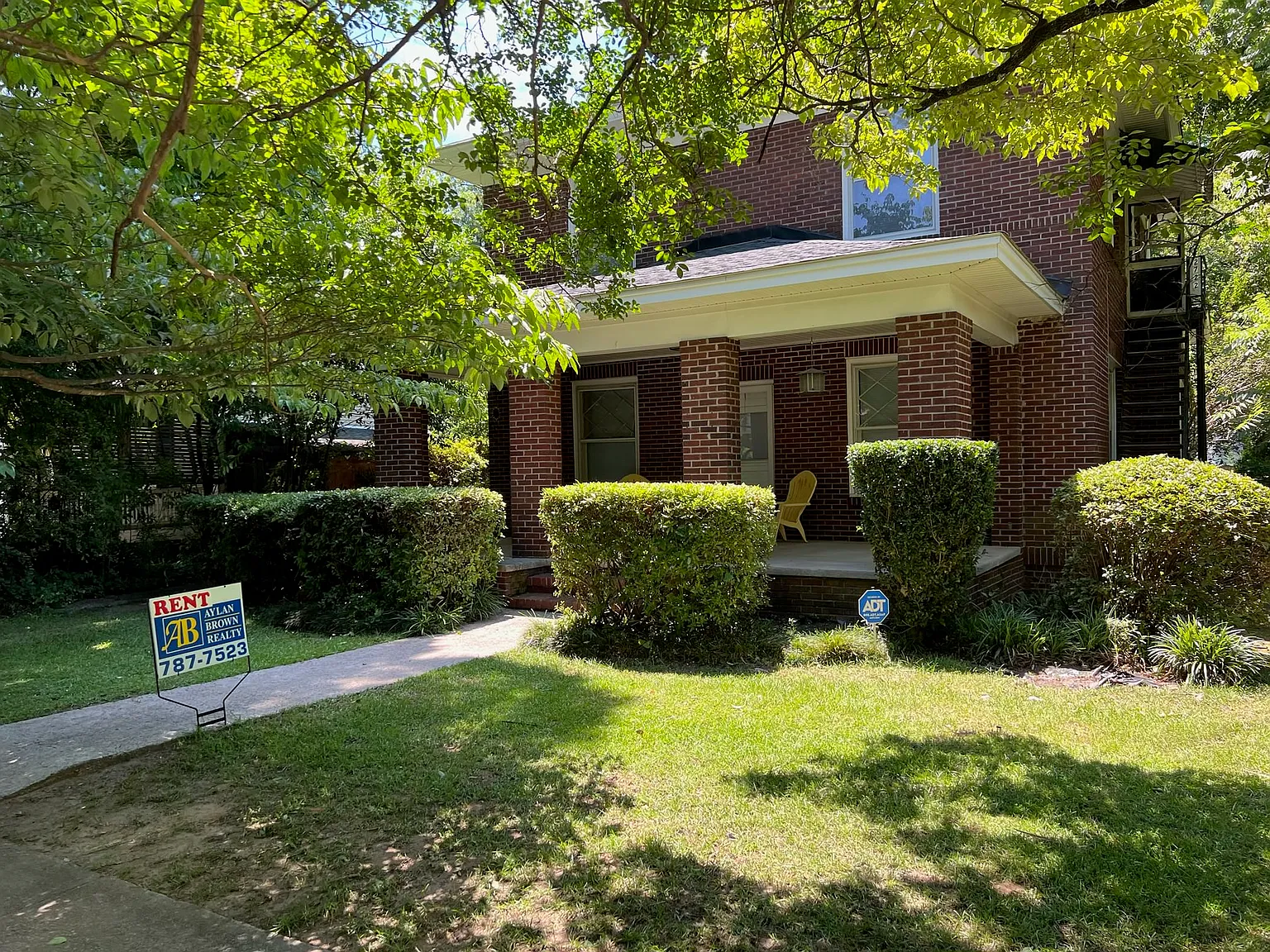 3 bed, $1,800 — Photo 1