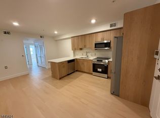 627 Valley Rd #C, Montclair, NJ 07043