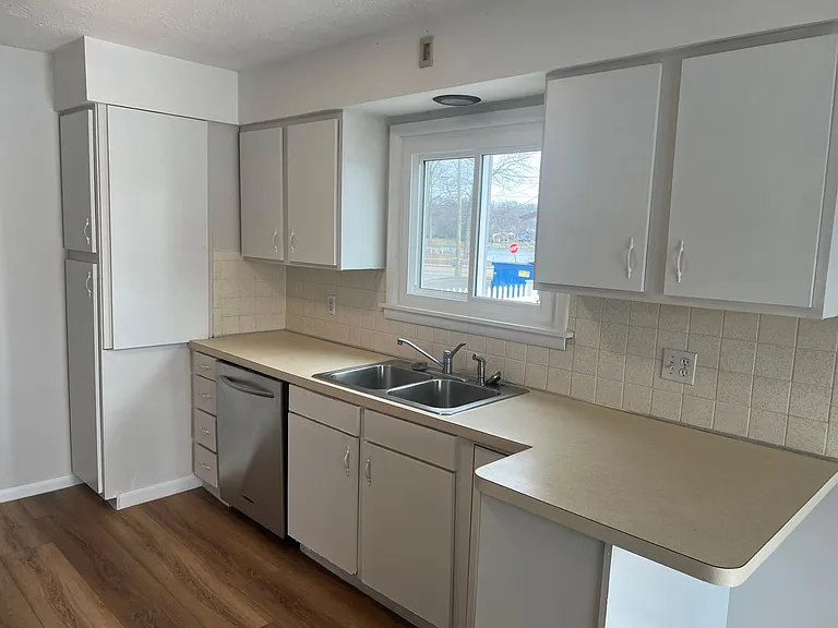 3628 S Main St — Photo 3
