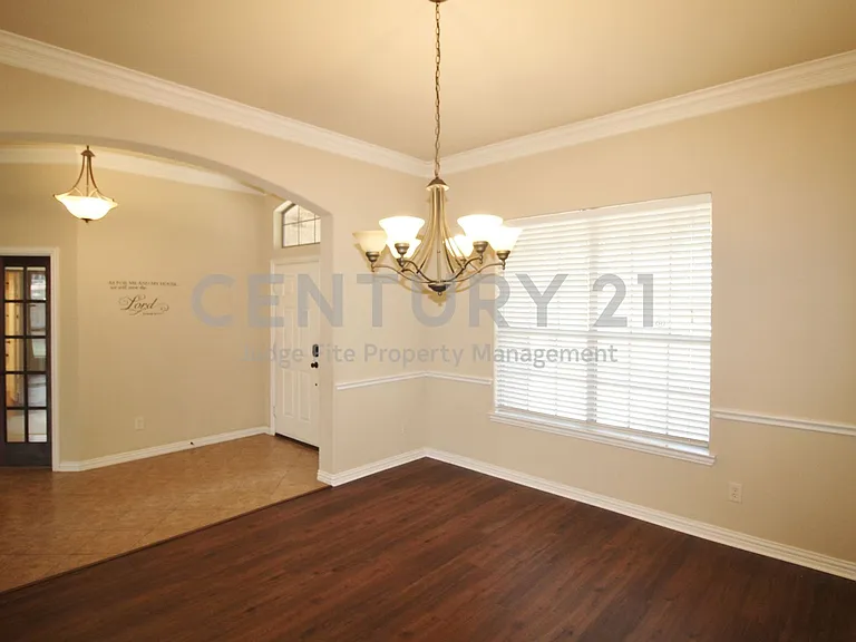 2610 Tall Meadows Dr — Photo 4