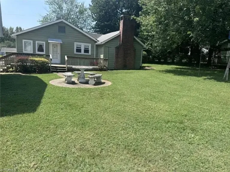 103 Southview Dr — Photo 11
