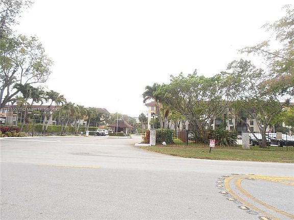 4th image of 5550 NW 44th St APT 312B