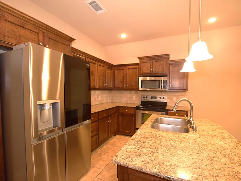 3202 Stonepoint Ave — Photo 7